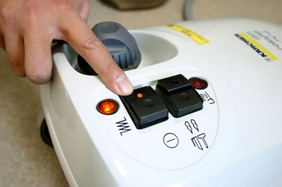 電源スイッチはココ