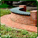 �؂̎���ɍ��킹�����~�`�̃x���`�B�����K�̐F�ƍ��ȕ����̃R���g���X�g���������B