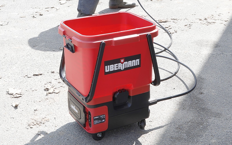 ＵＢＥＲＭＡＮＮ（ウーバマン） ３６Ｖ充電式 高圧洗浄機 タンクセット ＵＢ１８ＶＨＷＭＢＳ０９ の通販 ホームセンター コメリドットコム