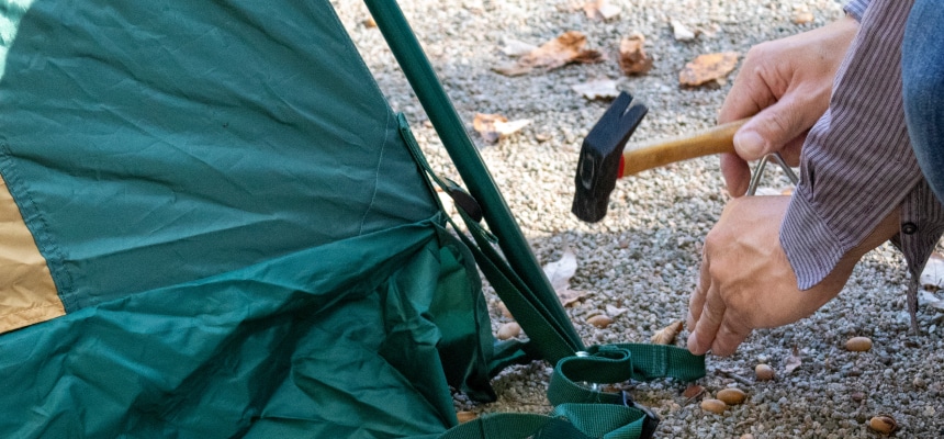 テントの張り方