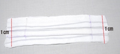 〇 両端1cmを縫製する