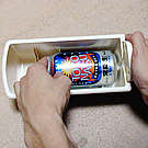 缶をケースに入れる