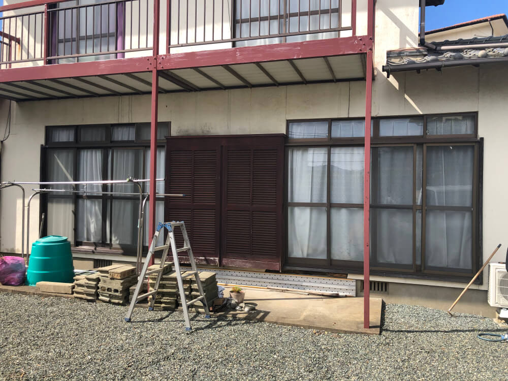 窓まわり before