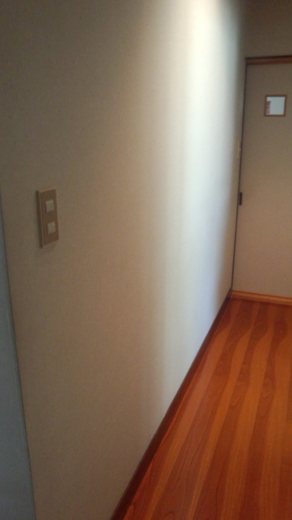 屋内手すり before