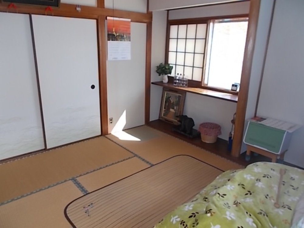 フローリング before