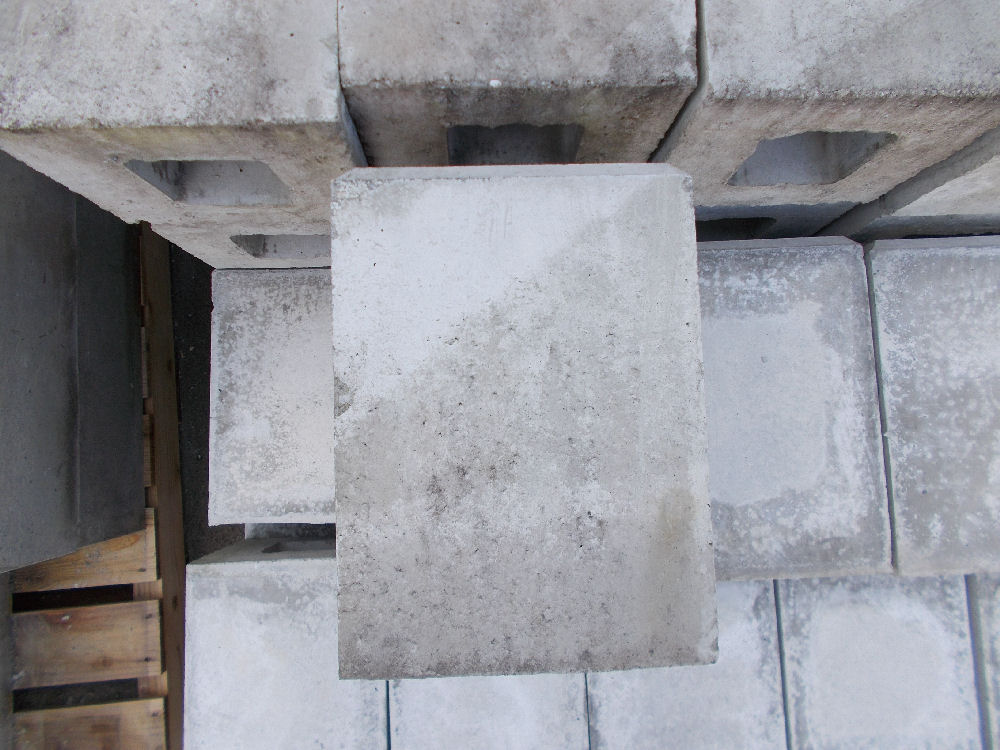 束石 沓石 基礎 支柱 台石 工事 作業 DIY ブロック ピンコロ - 3