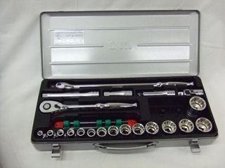 ＫＴＣ　１２．７ｓｑソケットレンチセットＴＢ４１５Ｘ