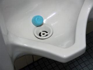 エステー　バイオタブレット　男子トイレ用消臭剤尿石防止剤　　３５ｇ×２個パックの通販 | ホームセンター コメリドットコム
