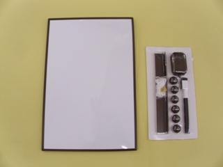コメリセレクト　樹脂枠ホワイトボード　３３×２２