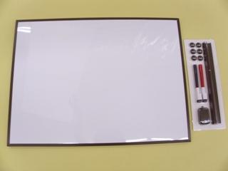 コメリセレクト　樹脂枠ホワイトボード　６０×４５