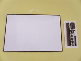 コメリセレクト　樹脂枠ホワイトボード　４５×３０
