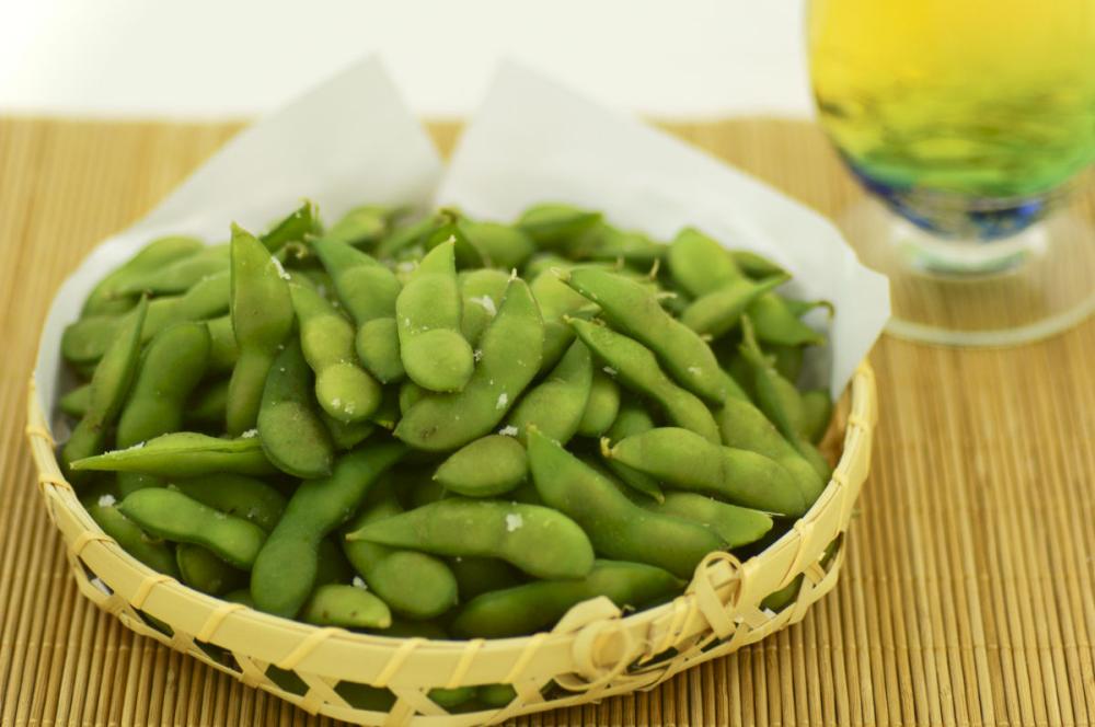 渡辺さんちの早生茶豆　約１ｋｇ【新潟県新潟市産】【注文期限：8月15日】