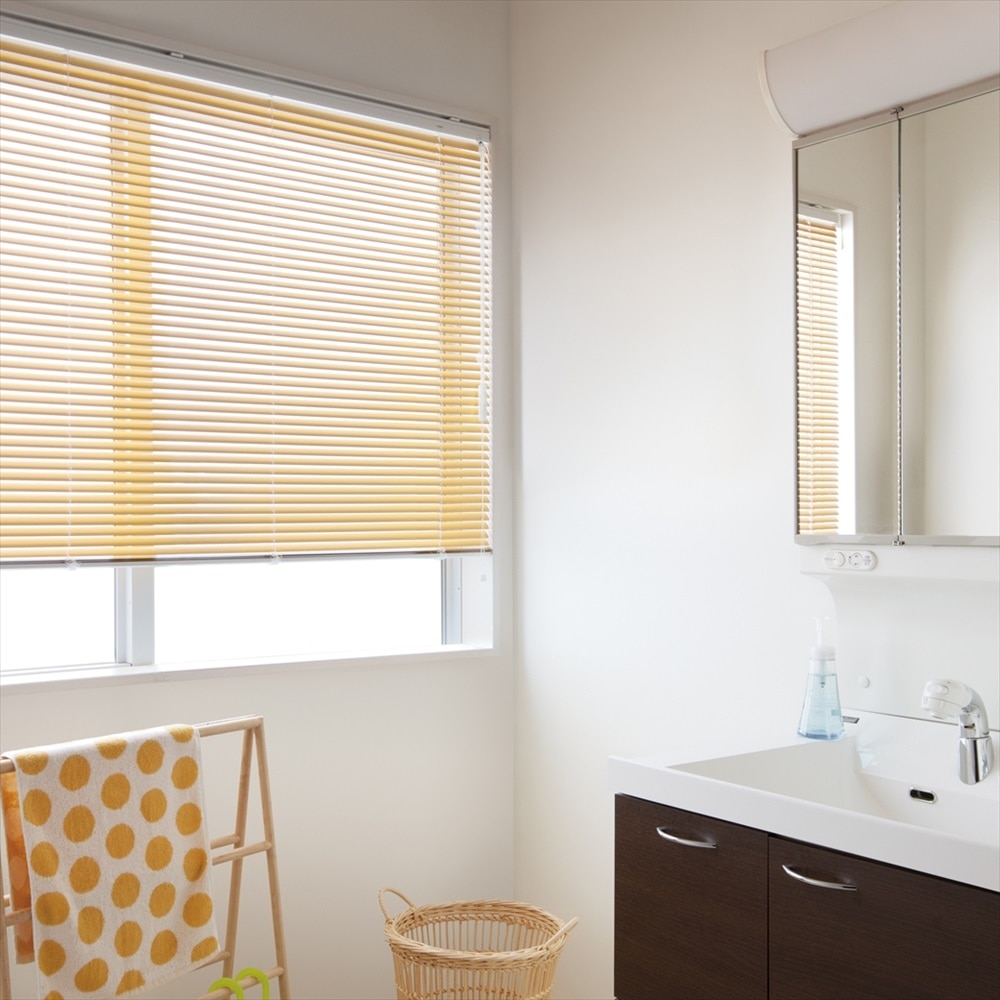 オーダーアルミブラインド　コルト２浴窓遮熱　幅２０１～２２０高１４１～１６０