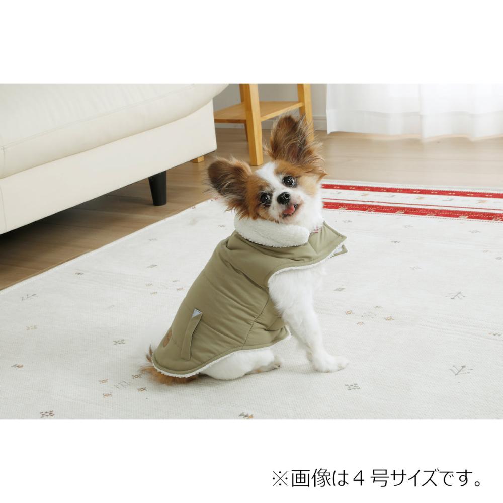 カーキ