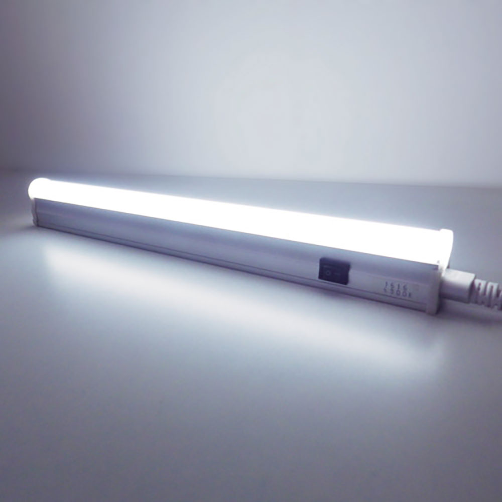 ｔｌｉｇｈｔ　ＬＥＤシームレス照明　Ｌ３００　６５００Ｋ　スイッチ付　ＴＬＳＭＬ３００ＮＡ６５Ｆ－＿