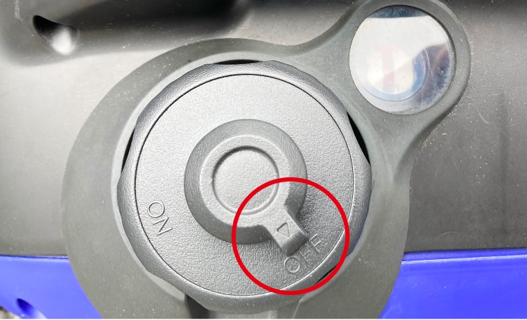 燃料タンクキャップつまみをOFFにした写真